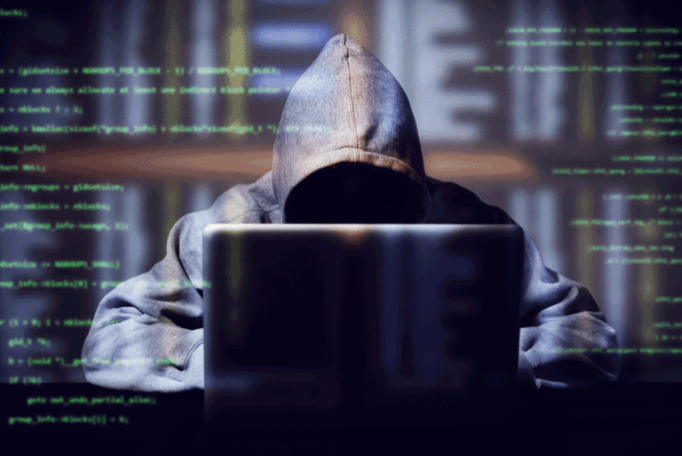 ローミングマンティスを操作するハッカーのイメージ